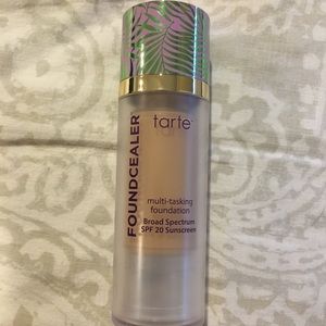TARTE FOUNCEALER ( light Beige)